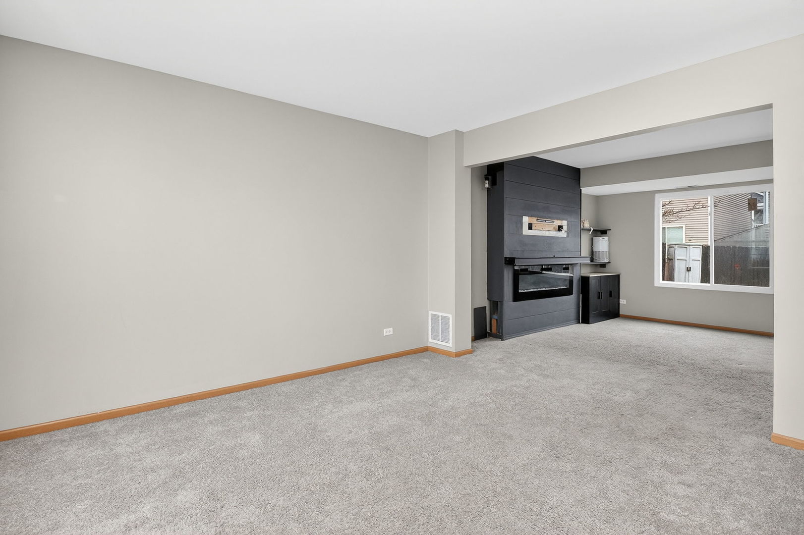 1735 Windcrest Lane Aurora, IL 60504 - Photo 3 of 20