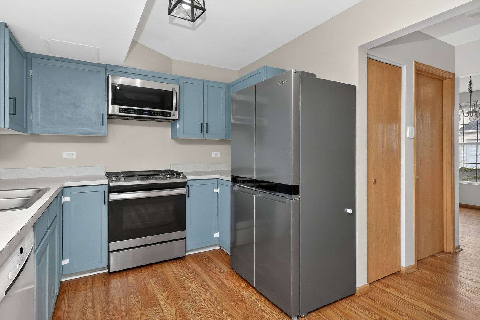 1735 Windcrest Lane Aurora, IL 60504 - Photo 7 of 20