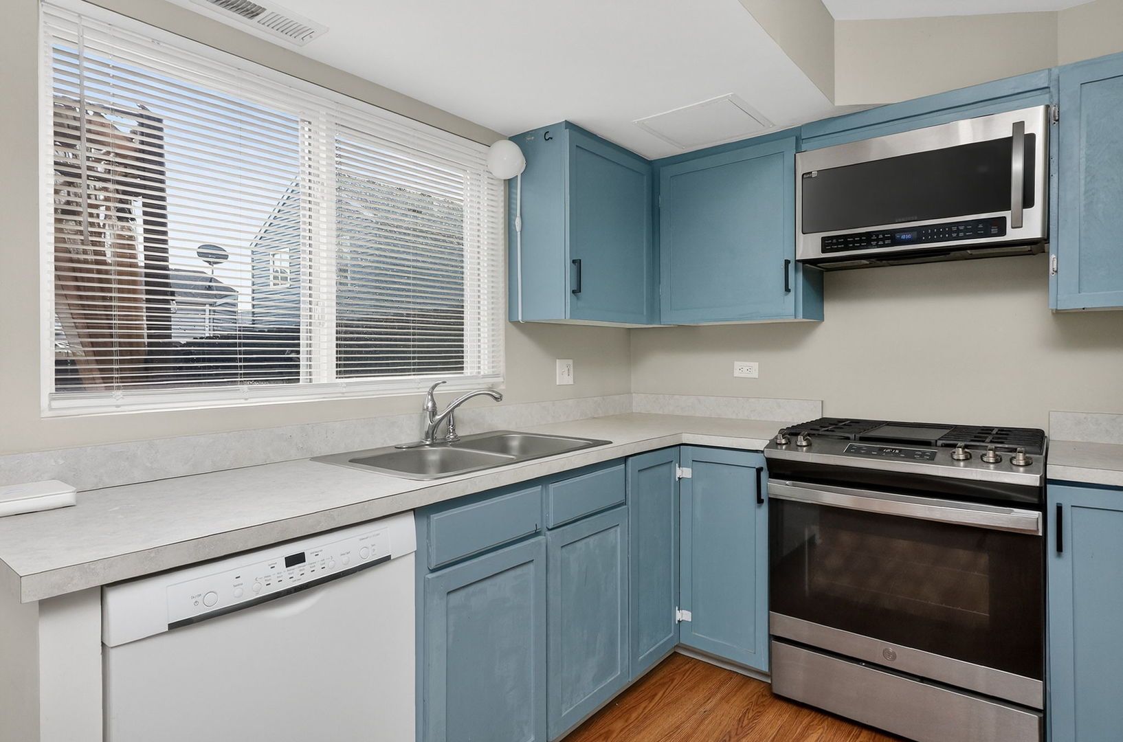 1735 Windcrest Lane Aurora, IL 60504 - Photo 8 of 20