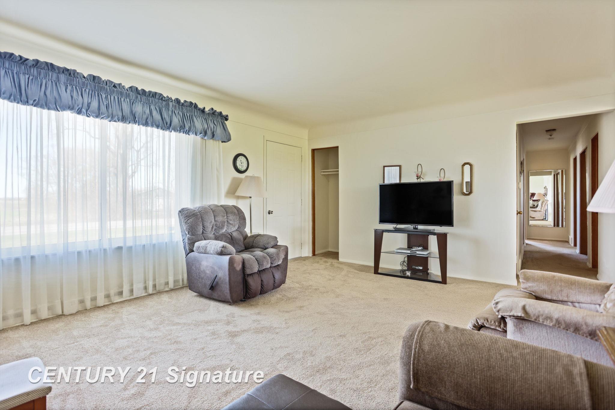 6258 North Center Road Saginaw, MI 48604 - Photo 8 of 48