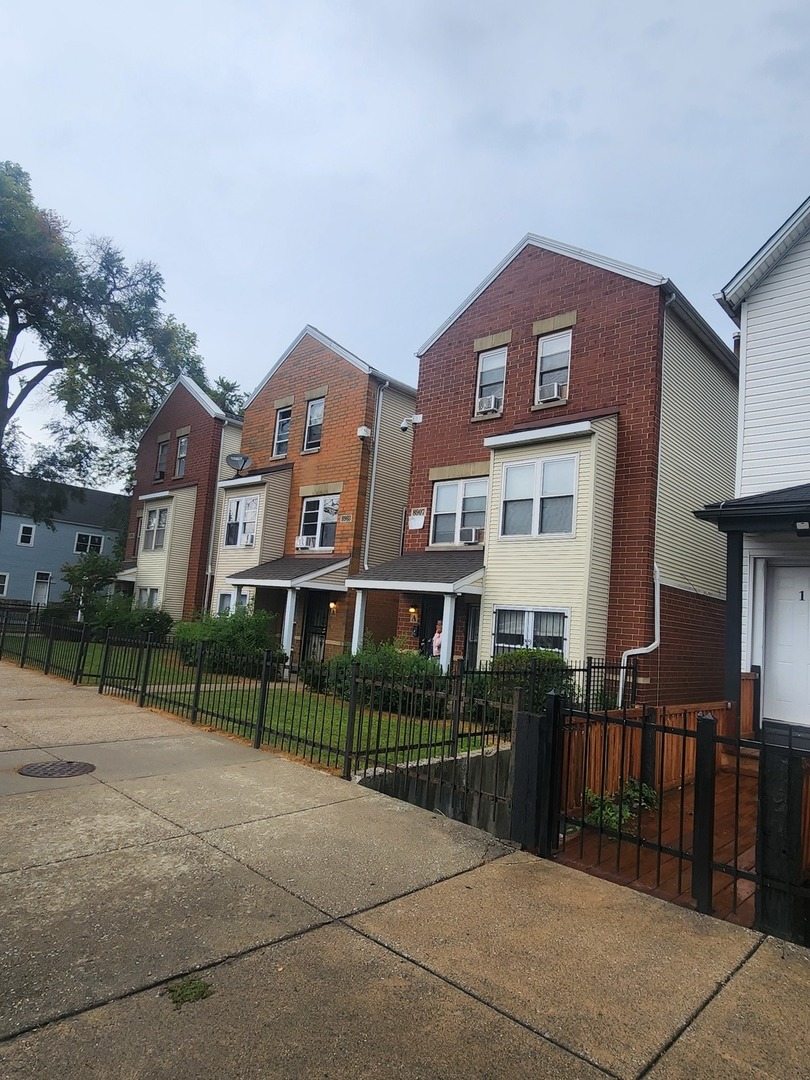 8909 South Houston Avenue, Unit 2 Chicago, IL 60617 - Photo 2 of 8