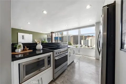 $399,000 | 100 Atlantic Avenue, Unit 604, Long Beach, CA 90802