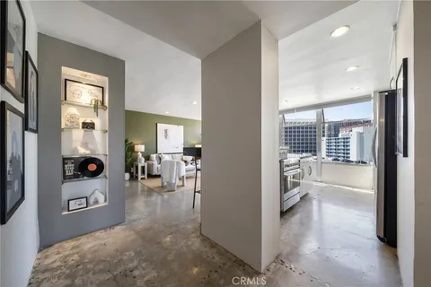 $399,000 | 100 Atlantic Avenue, Unit 604, Long Beach, CA 90802
