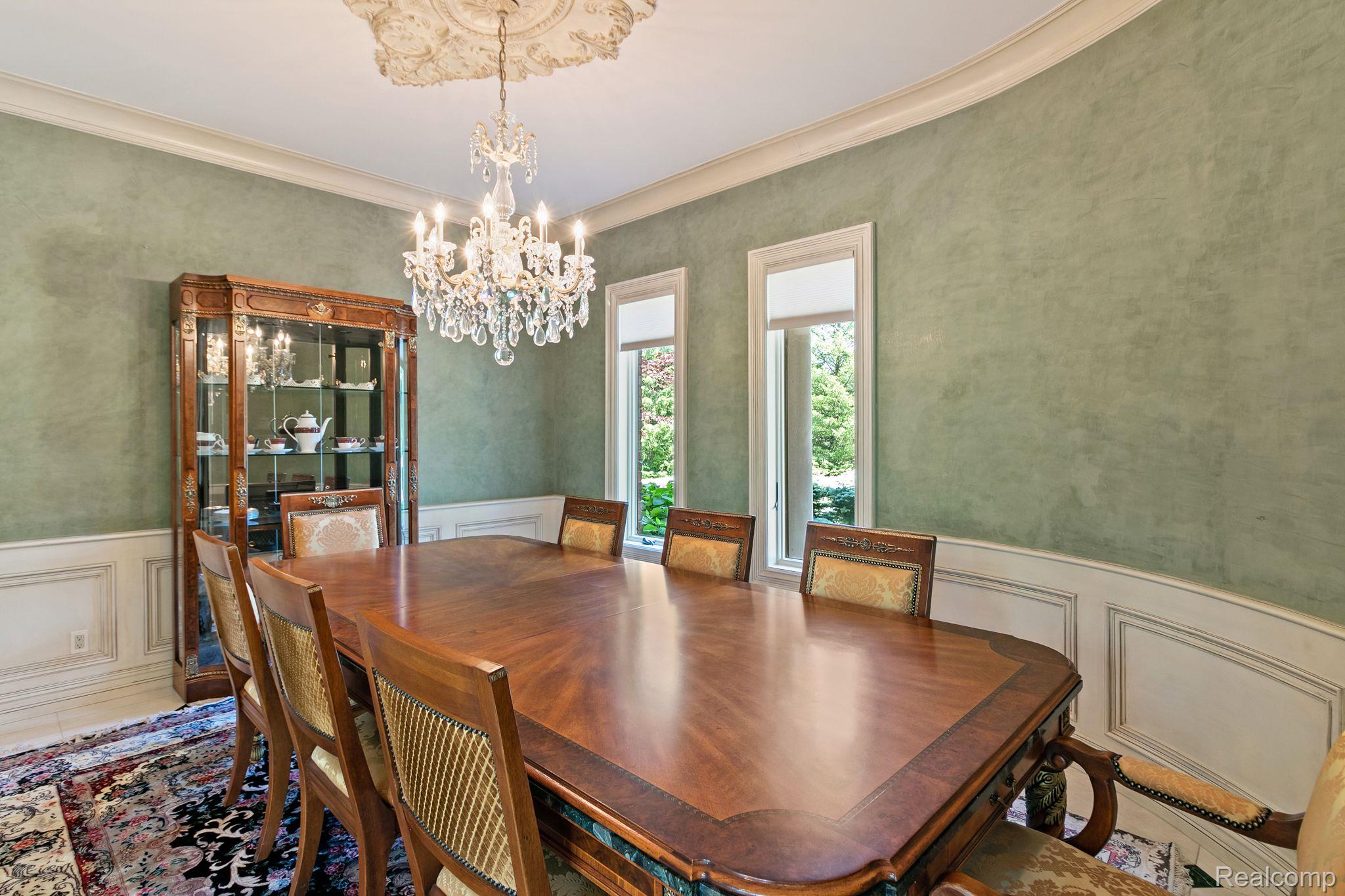 255 Camelot Way Rochester, MI 48306 - Photo 17 of 49 Gallery Image 17