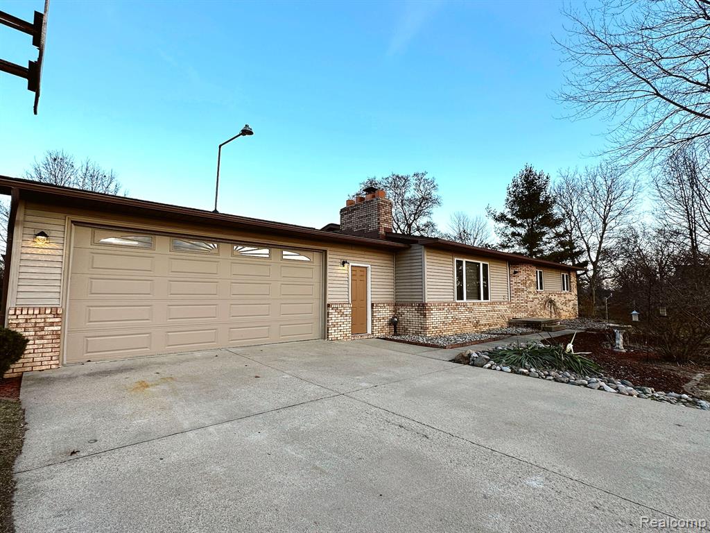 8860 South Orr Road Freeland, MI 48623 - Photo 3 of 47