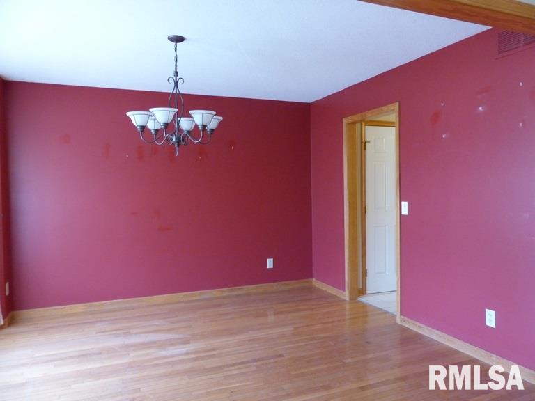 1641 West Geneva Road Peoria, IL 61615 - Photo 10 of 30 Gallery Image 10