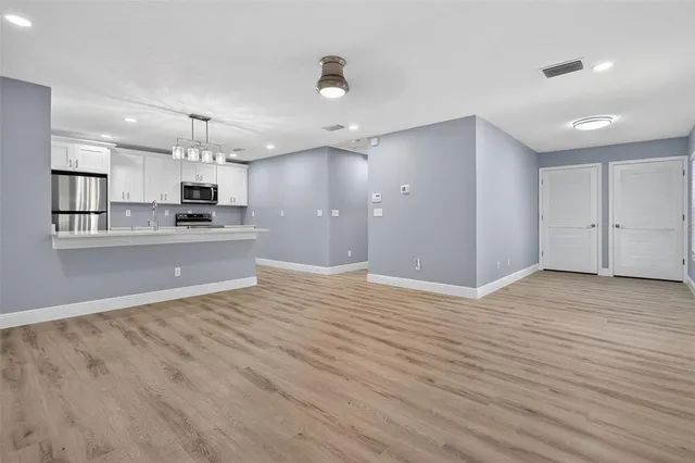 $1,850 | 12909 Star Country Lane, Unit B, Dover, FL 33527