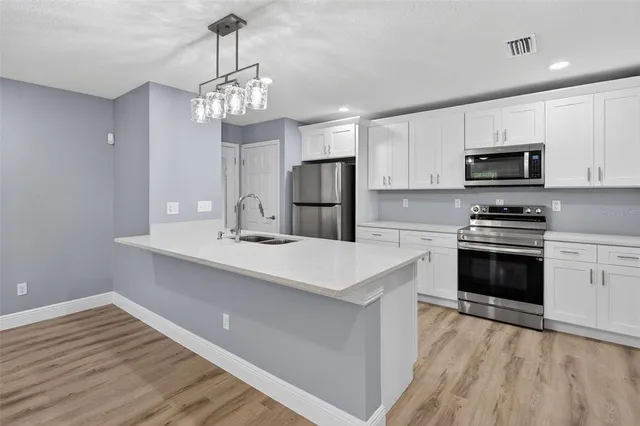 $1,850 | 12909 Star Country Lane, Unit B, Dover, FL 33527