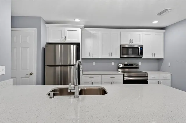 $1,850 | 12909 Star Country Lane, Unit B, Dover, FL 33527