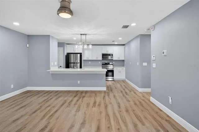 $1,850 | 12909 Star Country Lane, Unit B, Dover, FL 33527