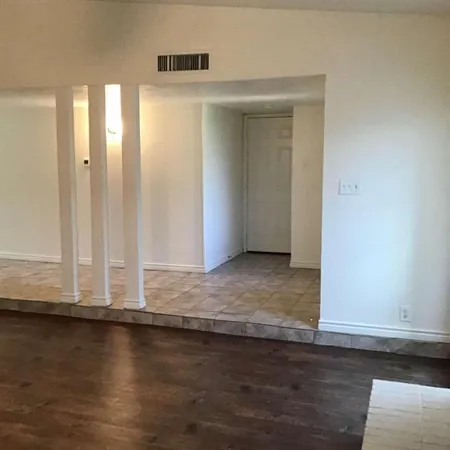 $2,095 | 2622 Meadowview Drive, Arlington, TX 76016