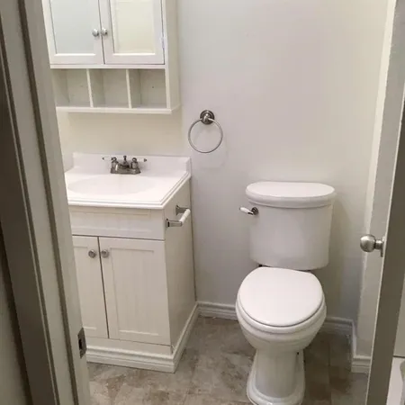 $2,095 | 2622 Meadowview Drive, Arlington, TX 76016