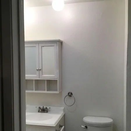 $2,095 | 2622 Meadowview Drive, Arlington, TX 76016