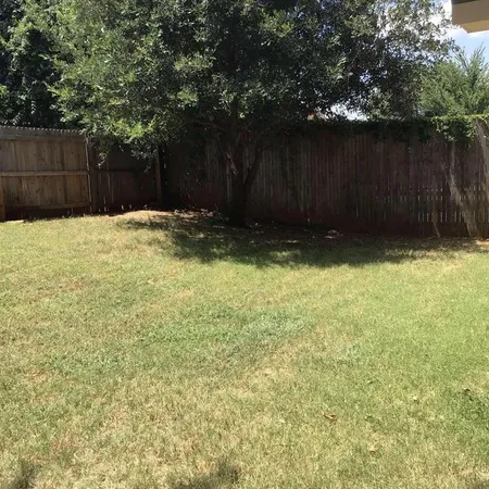 $2,095 | 2622 Meadowview Drive, Arlington, TX 76016