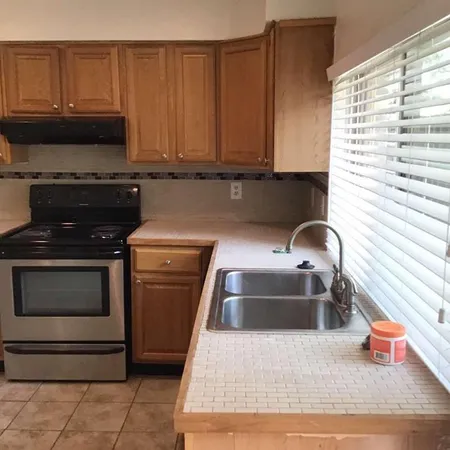 $2,095 | 2622 Meadowview Drive, Arlington, TX 76016