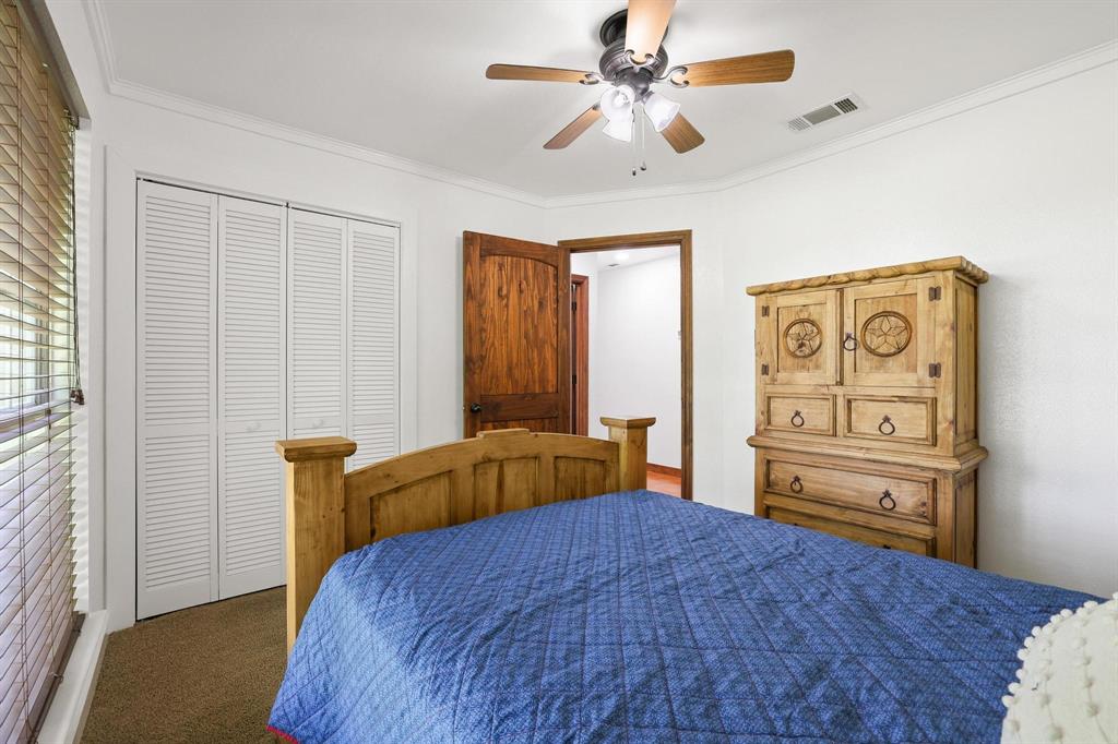 1045 Middle Road Denison, TX 75021 - Photo 23 of 39