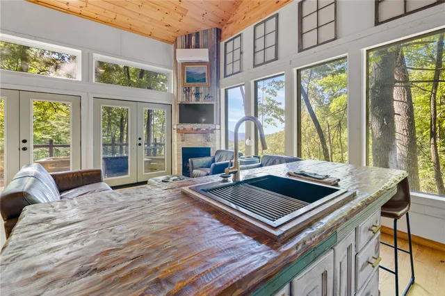 $529,900 | 548 Black Rock Mountain Parkway, Rabun Gap, GA 30568