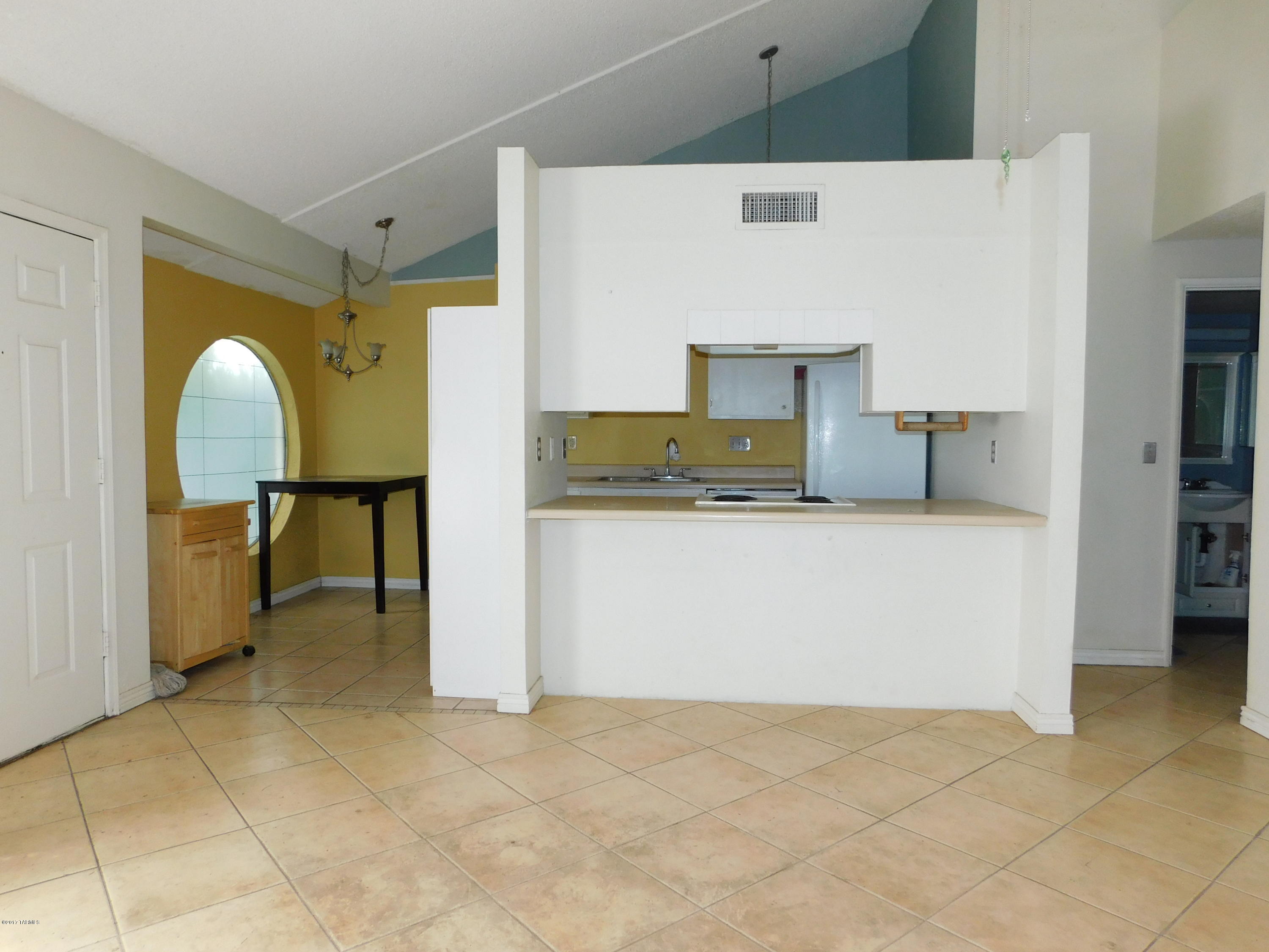1127 West Roger Road Tucson, AZ 85705 - Photo 5 of 13