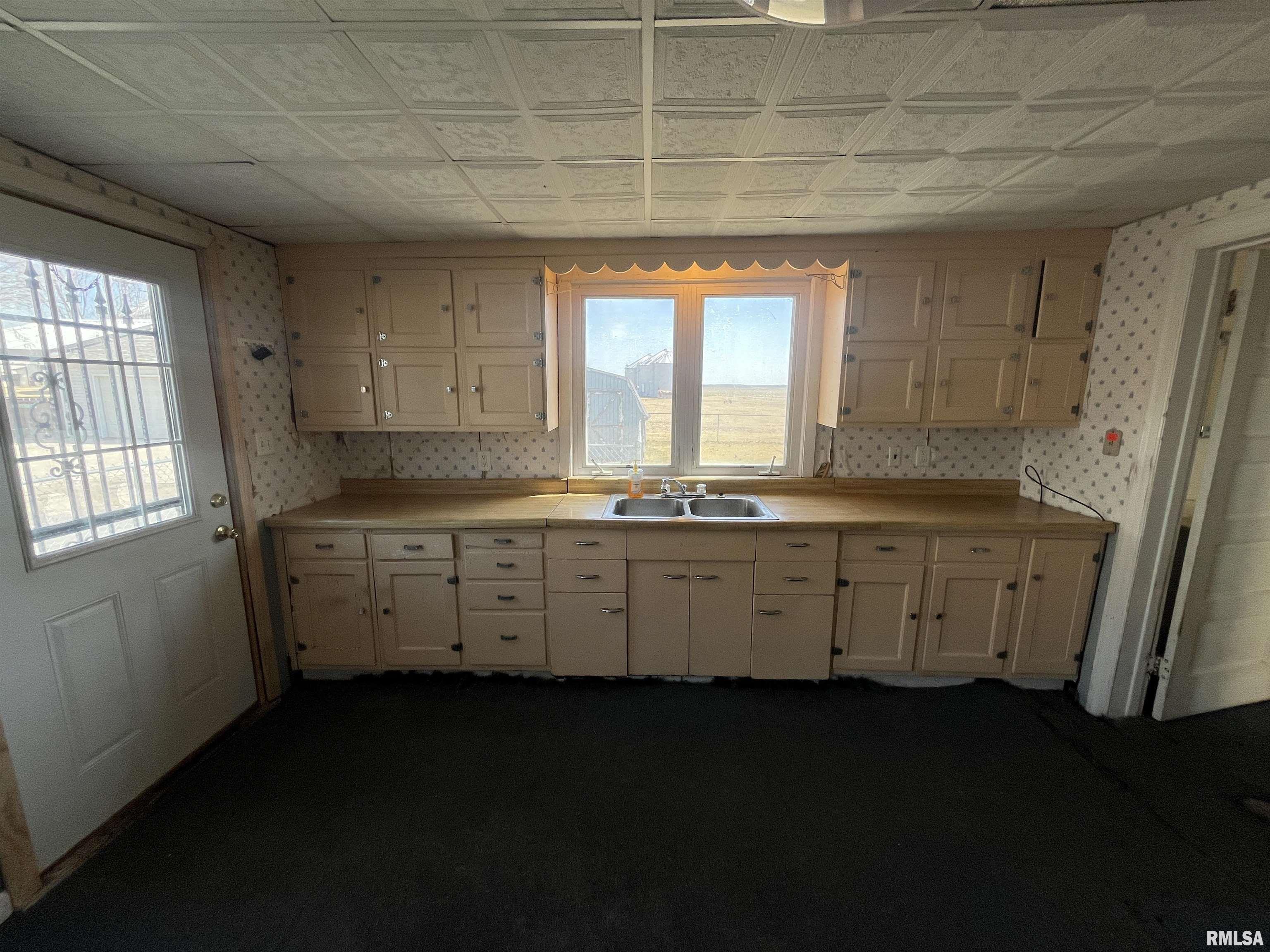 1695 Highway 67 Preemption, IL 61276 - Photo 17 of 39