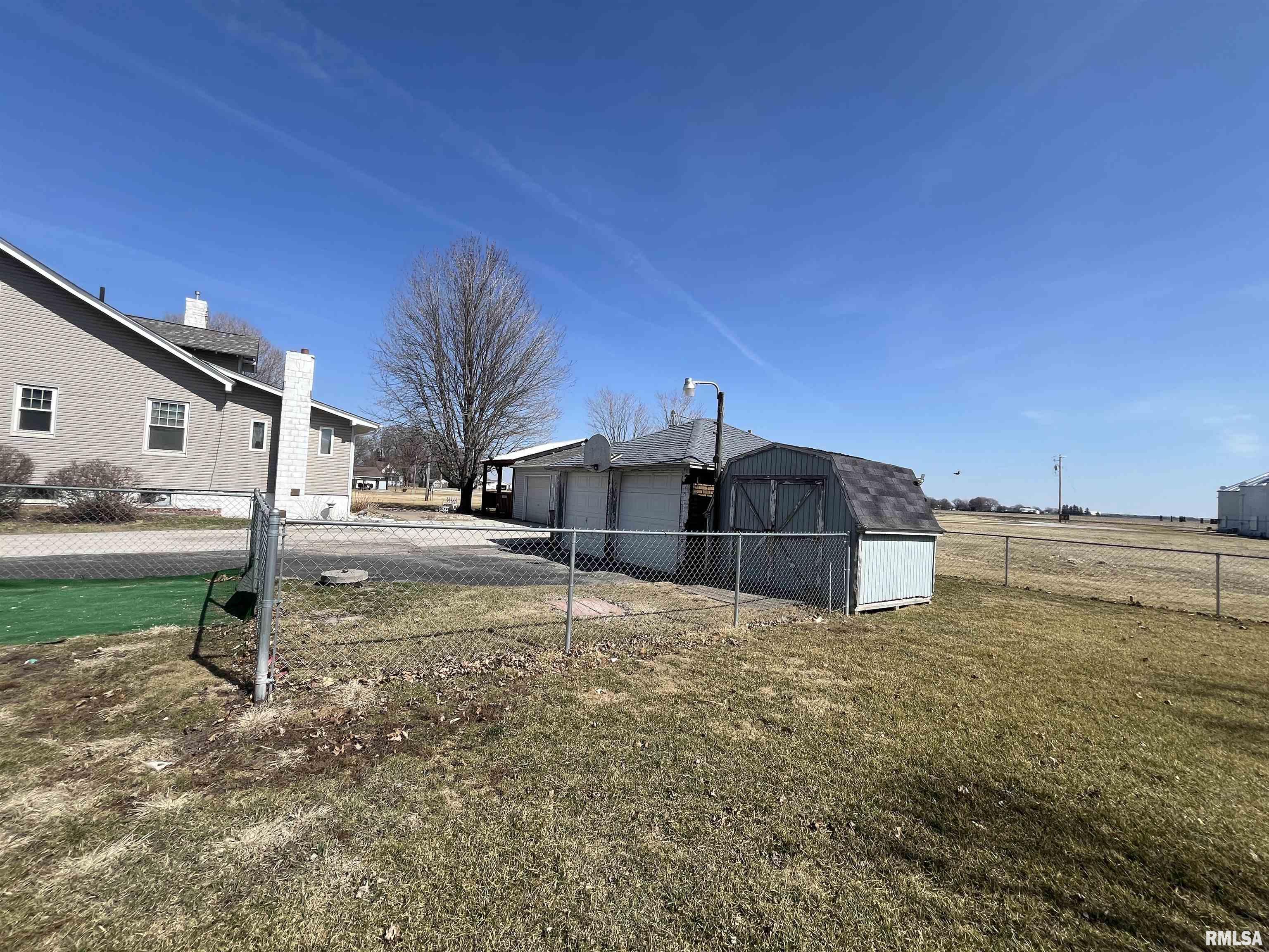 1695 Highway 67 Preemption, IL 61276 - Photo 37 of 39