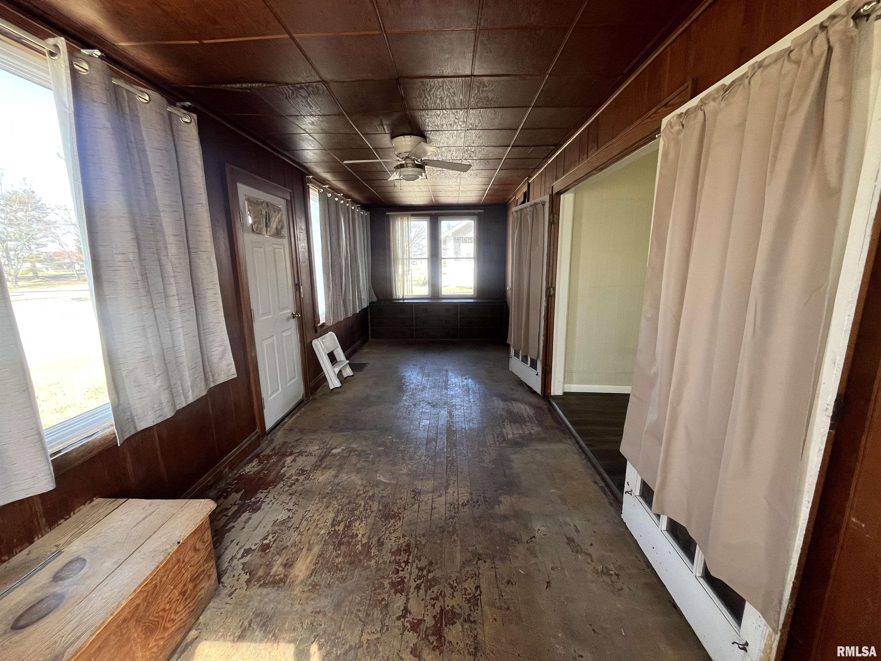 1695 Highway 67 Preemption, IL 61276 - Photo 9 of 39