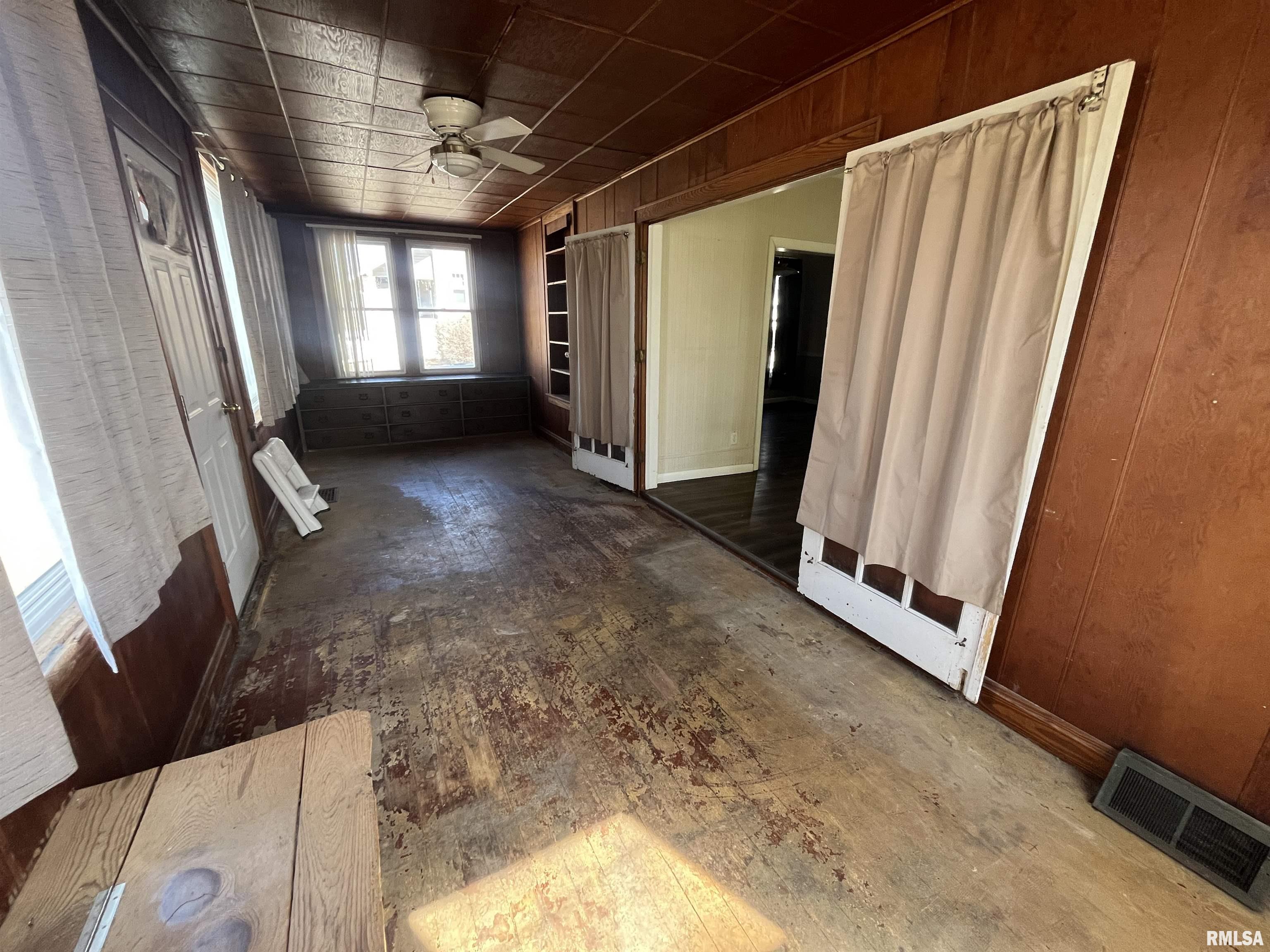 1695 Highway 67 Preemption, IL 61276 - Photo 10 of 39