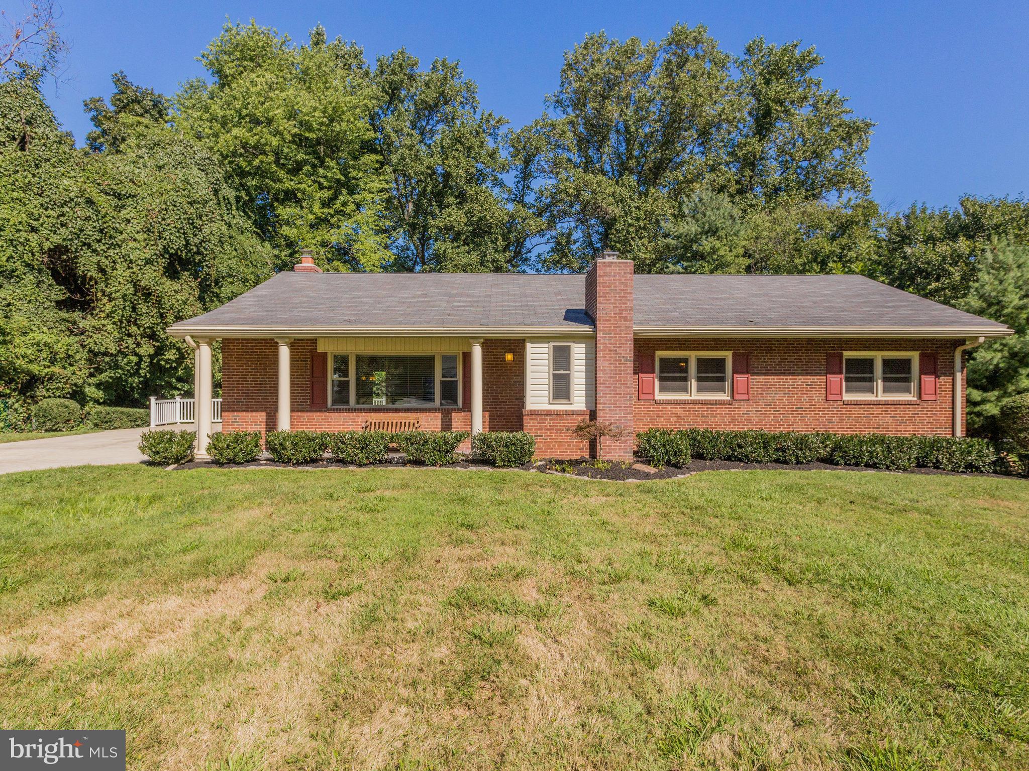 10004 Fairoaks Road Vienna, VA 22181 - Photo 1 of 30 Exterior (Front)