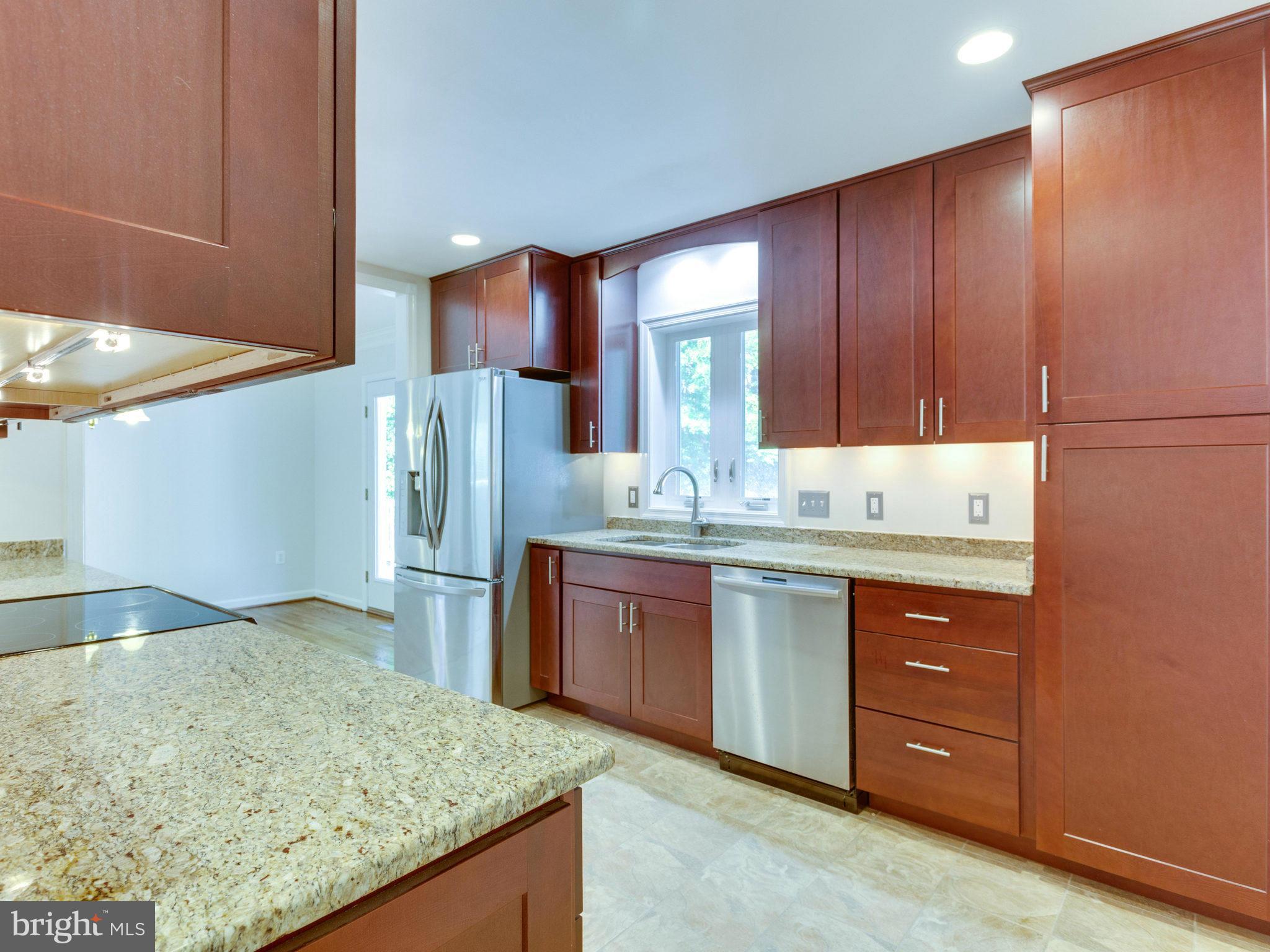 10004 Fairoaks Road Vienna, VA 22181 - Photo 2 of 30 Kitchen