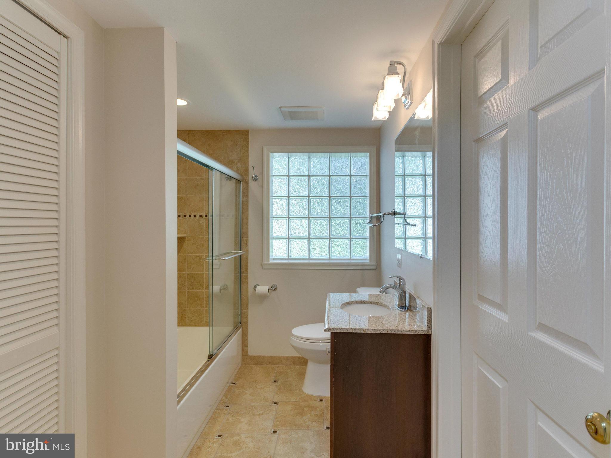 10004 Fairoaks Road Vienna, VA 22181 - Photo 13 of 30 Bath (Master) 2