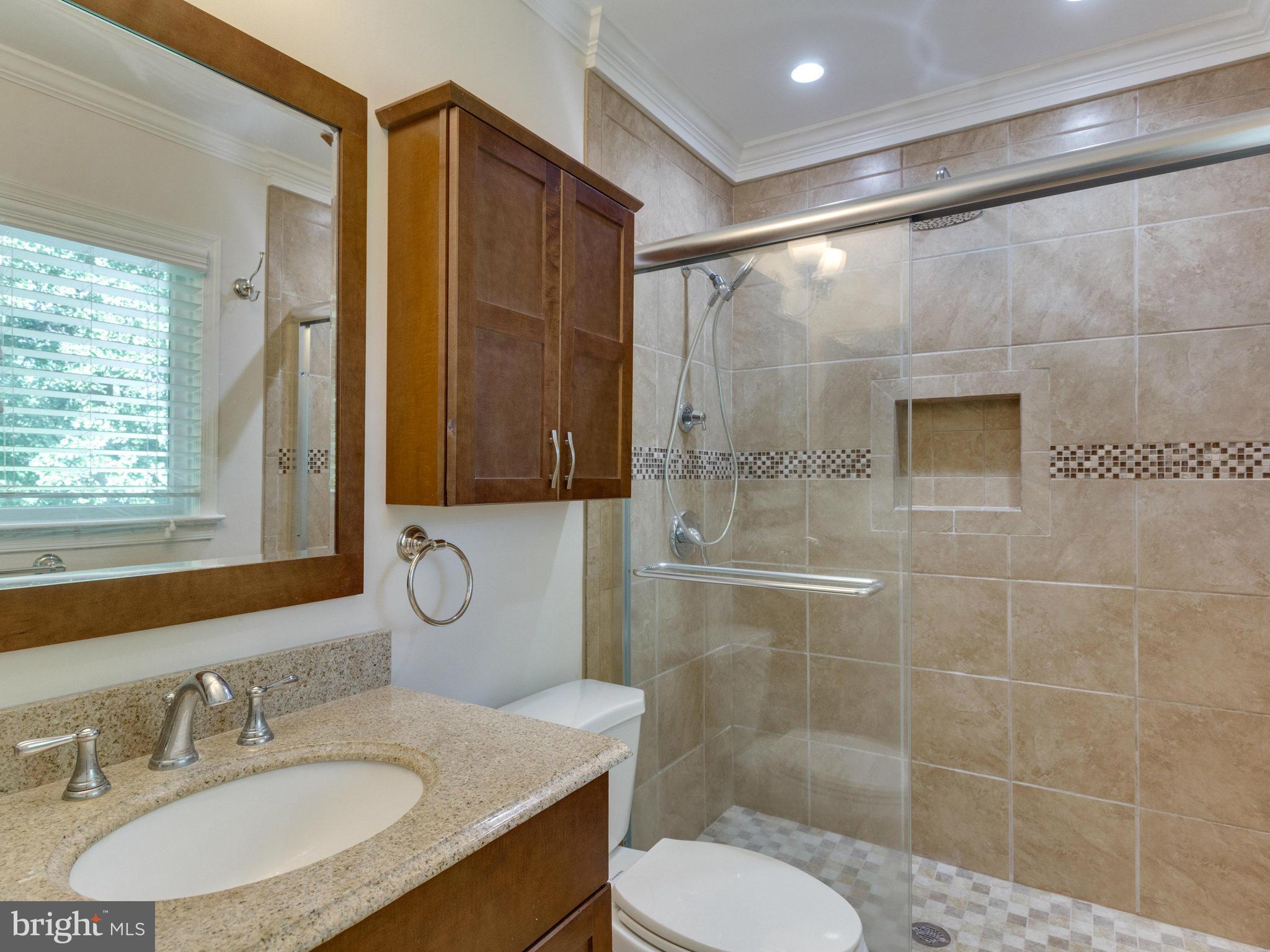 10004 Fairoaks Road Vienna, VA 22181 - Photo 17 of 30 Bath (Master) 1