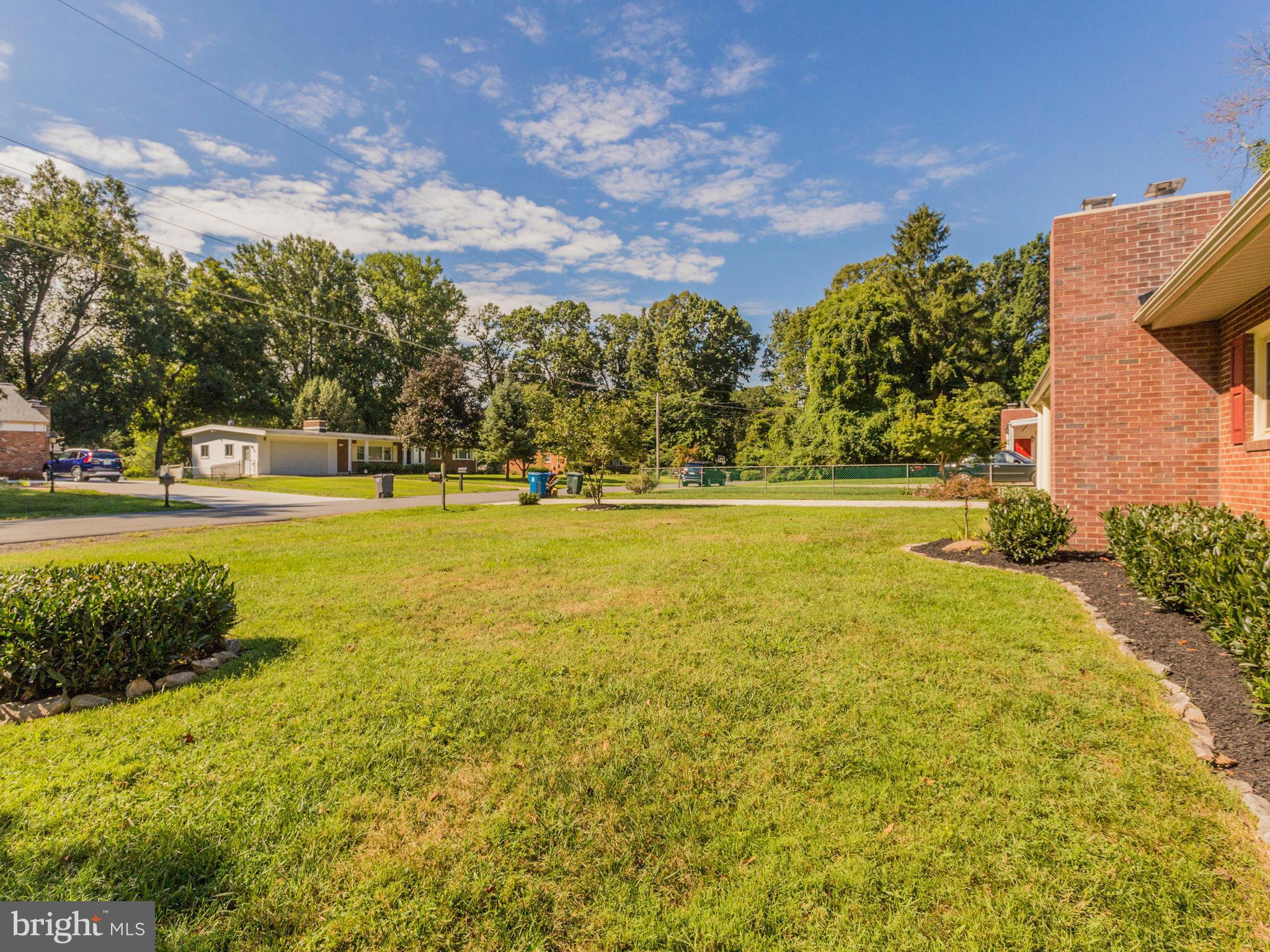 10004 Fairoaks Road Vienna, VA 22181 - Photo 23 of 30 Exterior (Front)