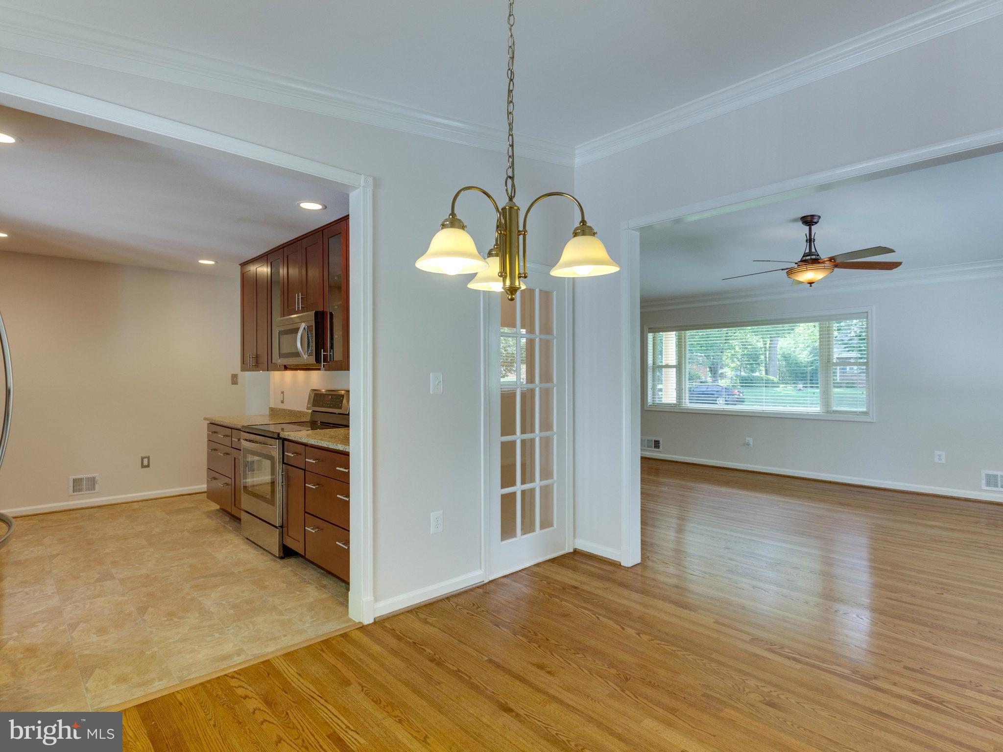 10004 Fairoaks Road Vienna, VA 22181 - Photo 7 of 30 Dining Room