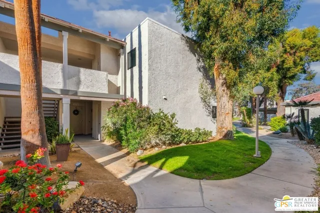 $284,900 | 1725 North VÃa Miraleste, Unit 2111, Palm Springs, CA 92262