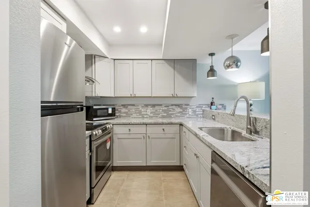 $284,900 | 1725 North VÃa Miraleste, Unit 2111, Palm Springs, CA 92262