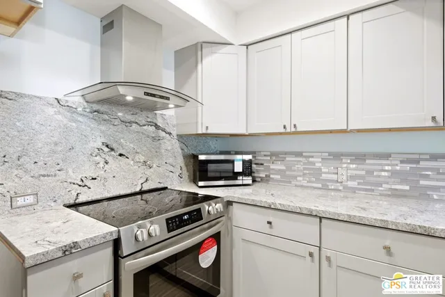 $284,900 | 1725 North VÃa Miraleste, Unit 2111, Palm Springs, CA 92262