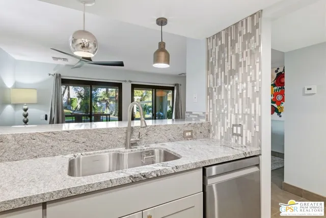 $284,900 | 1725 North VÃa Miraleste, Unit 2111, Palm Springs, CA 92262