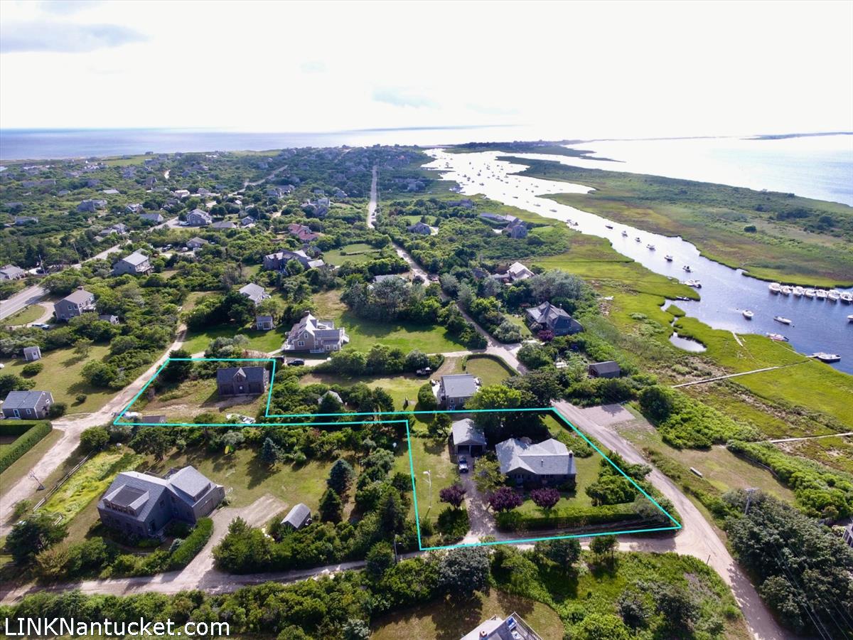 8 M Street Nantucket, MA 02554 - Photo 1 of 20 a view of a city