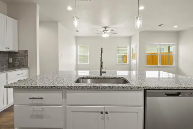 $1,599 | 506 Whirlaway Drive, Unit B, Jarrell, TX 76537