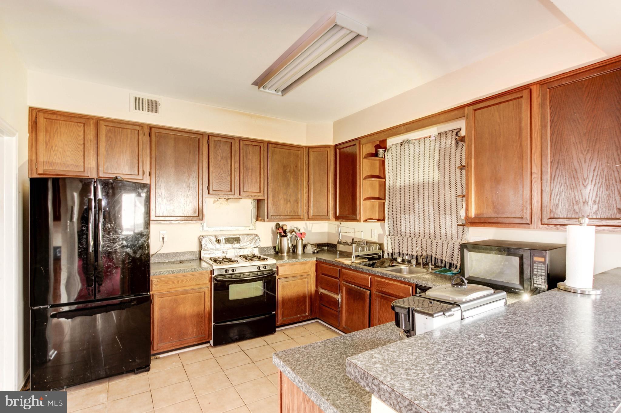 9010 Brae Brooke Drive Lanham, MD 20706 - Photo 14 of 44