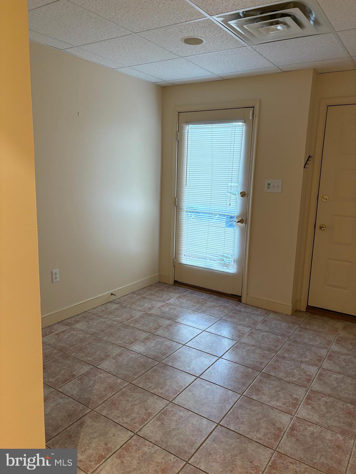 101 Robert Drive Wyomissing, PA 19610 - Photo 31 of 60 an empty room with windows