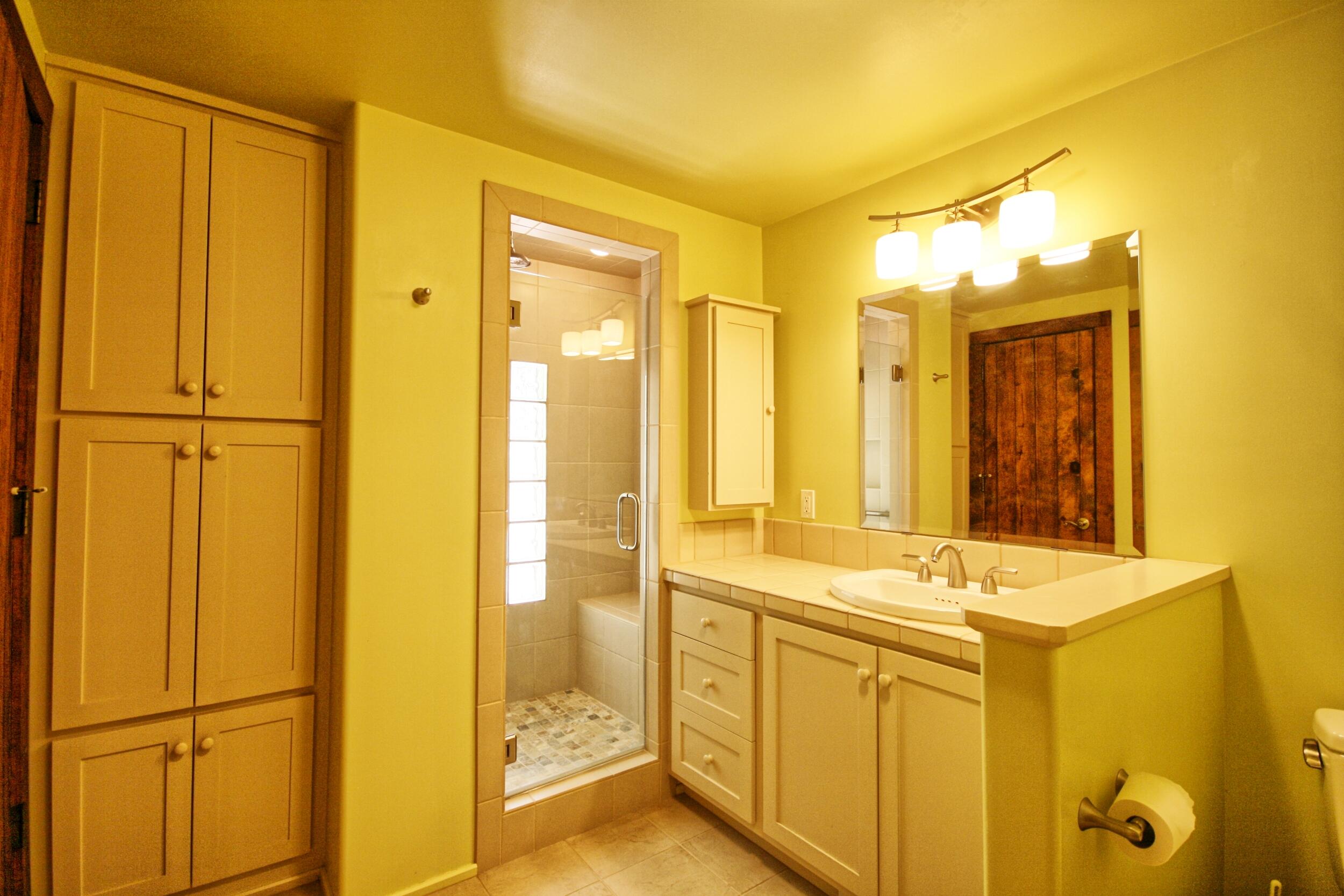 939 Beaver Creek Road Jacksonville, OR 97530 - Photo 27 of 53 upstairs bath walk-in shower