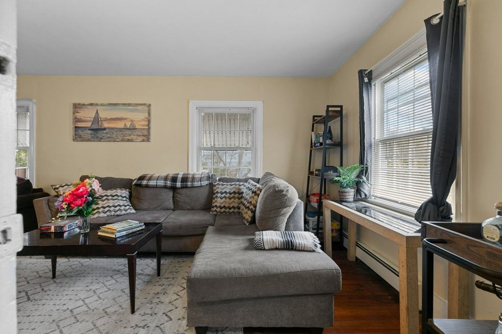 25 Merton Road Newport, RI 02840 - Photo 5 of 50