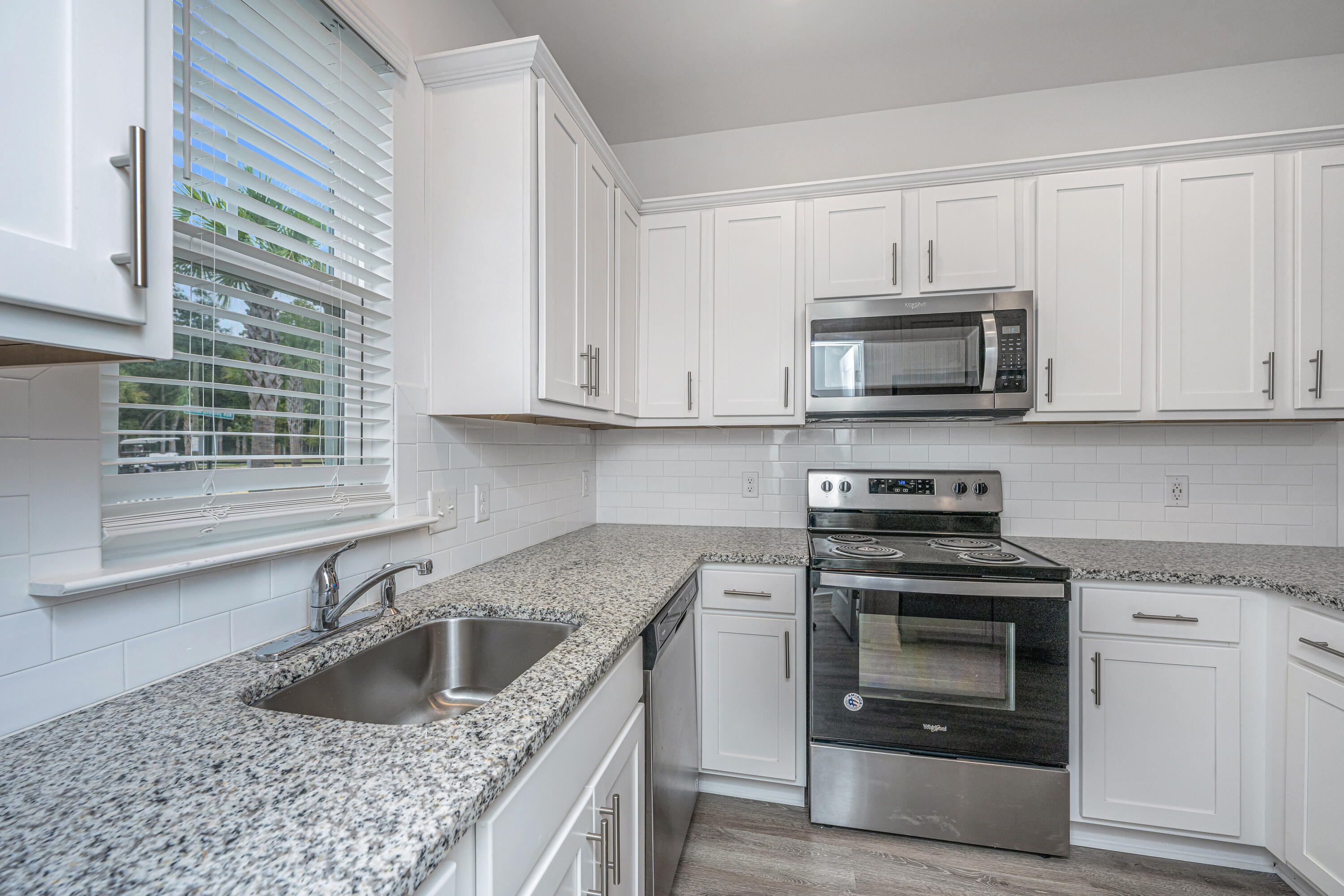 1533 Foster Creek Road Hanahan, SC 29410 - Photo 7 of 38 Dogwood