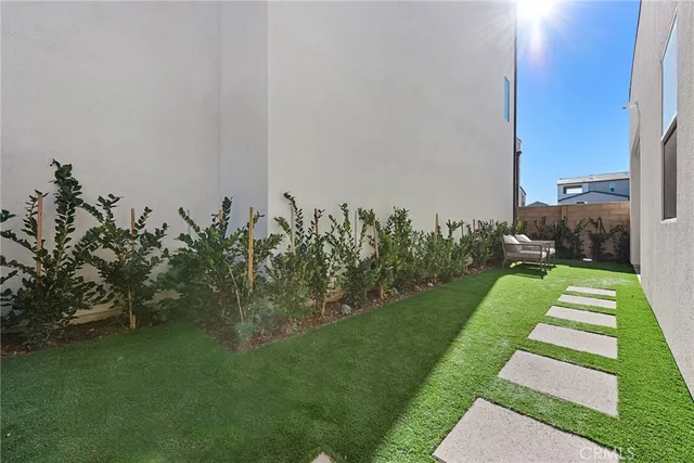 $5,900 | 408 Treble, Irvine, CA 92618