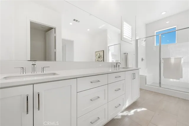 $5,900 | 408 Treble, Irvine, CA 92618