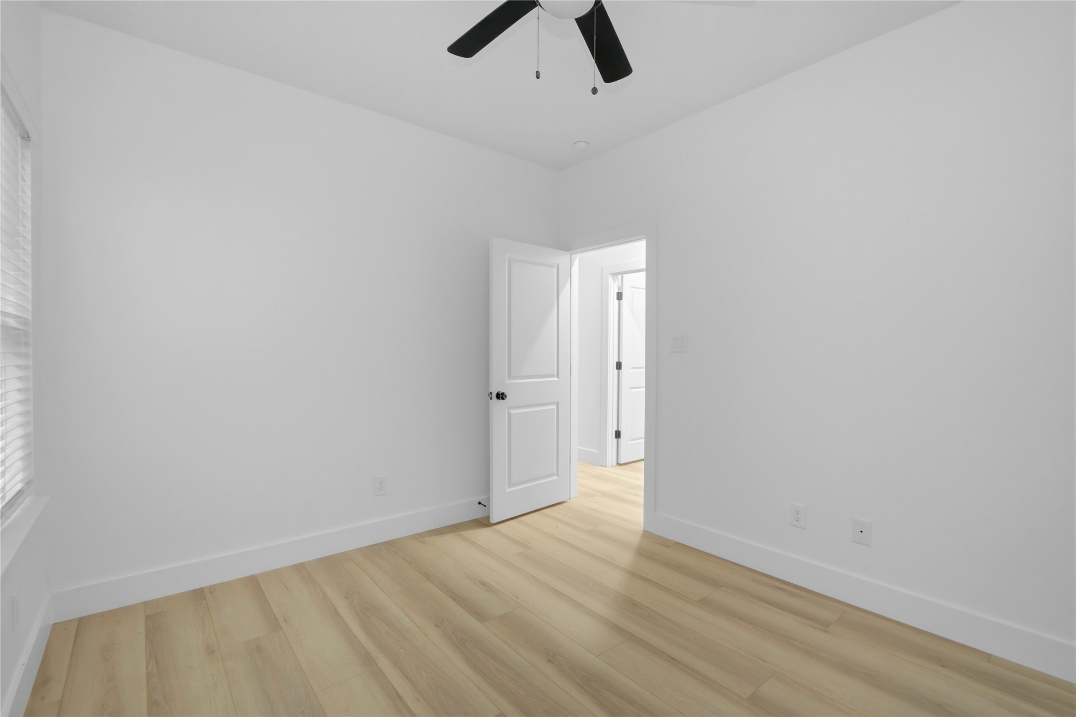 8410 Sunnyhill Street Houston, TX 77088 - Photo 13 of 25