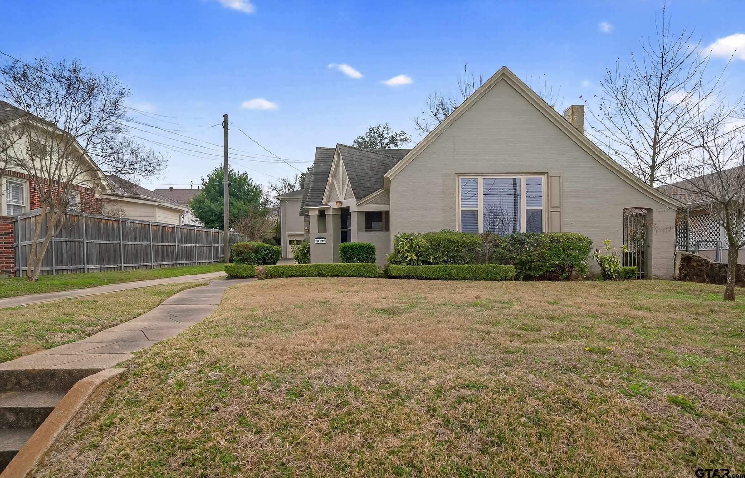 328 Mockingbird Lane Tyler, TX 75701 - Photo 3 of 43