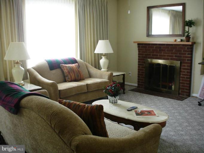 704 Kerwin Road Silver Spring, MD 20901 - Photo 2 of 18 Living Room