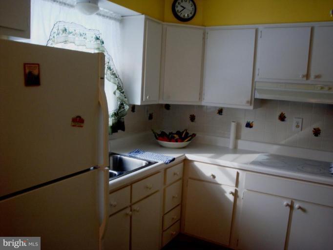 704 Kerwin Road Silver Spring, MD 20901 - Photo 5 of 18 Kitchen from Dinning Room