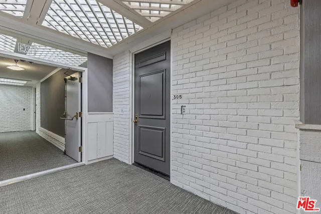 a view of entryway door